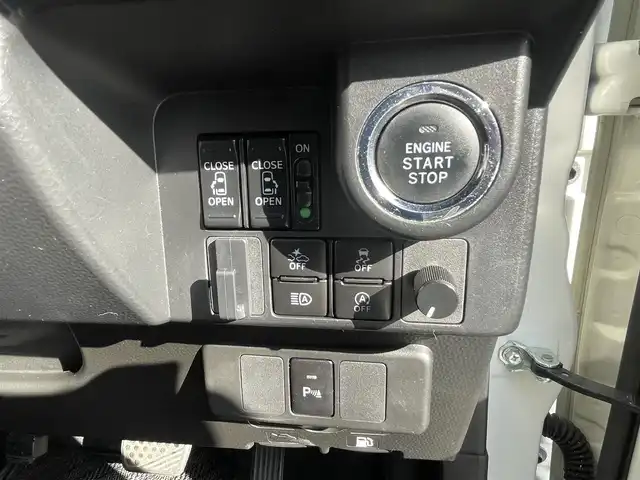 トヨタ ルーミー カスタムG 島根県 2019(令1)年 4.4万km ブラックマイカメタリック/パールホワイト2トーン 純正９インチＳＤナビ/フルセグＴＶ・Ｂｌｕｅｔｏｏｔｈ　/バックカメラ　/両側パワースライド/ビルトインＥＴＣ2.0　/前後ドラレコ　/クルーズコントロール　/純正LEDヘッドライト/オートマチックハイビーム/スマートキー/プッシュスタート/前後コーナーセンサー　/レーンアシスト/衝突被害軽減システム/横滑り防止装置/純正フロアマット/保証書/取扱説明書/スペアキー1本