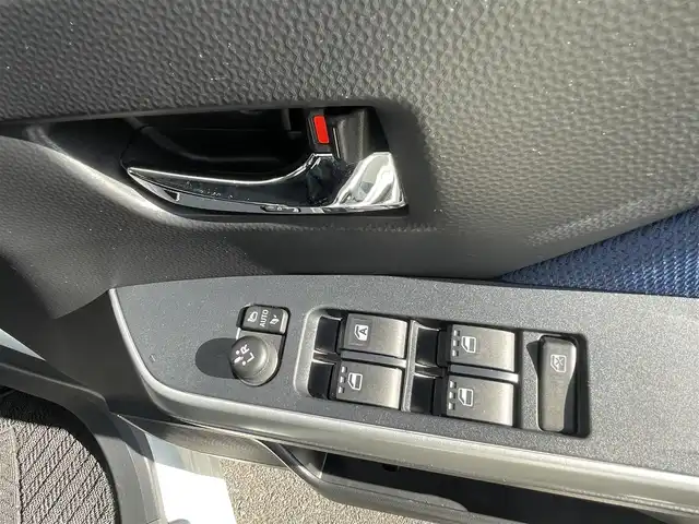 トヨタ ルーミー カスタムG 島根県 2019(令1)年 4.4万km ブラックマイカメタリック/パールホワイト2トーン 純正９インチＳＤナビ/フルセグＴＶ・Ｂｌｕｅｔｏｏｔｈ　/バックカメラ　/両側パワースライド/ビルトインＥＴＣ2.0　/前後ドラレコ　/クルーズコントロール　/純正LEDヘッドライト/オートマチックハイビーム/スマートキー/プッシュスタート/前後コーナーセンサー　/レーンアシスト/衝突被害軽減システム/横滑り防止装置/純正フロアマット/保証書/取扱説明書/スペアキー1本