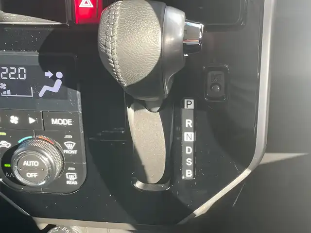 トヨタ ルーミー カスタムG 島根県 2019(令1)年 4.4万km ブラックマイカメタリック/パールホワイト2トーン 純正９インチＳＤナビ/フルセグＴＶ・Ｂｌｕｅｔｏｏｔｈ　/バックカメラ　/両側パワースライド/ビルトインＥＴＣ2.0　/前後ドラレコ　/クルーズコントロール　/純正LEDヘッドライト/オートマチックハイビーム/スマートキー/プッシュスタート/前後コーナーセンサー　/レーンアシスト/衝突被害軽減システム/横滑り防止装置/純正フロアマット/保証書/取扱説明書/スペアキー1本