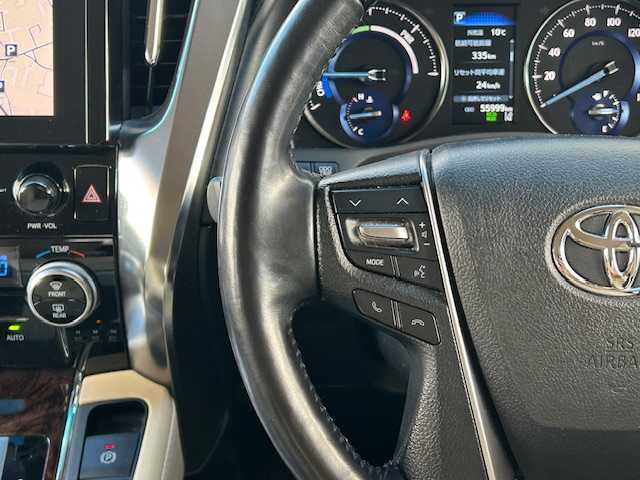 トヨタ アルファードハイブリット G Fパッケージ 東京都 2021(令3)年 5.6万km ホワイトパールクリスタルシャイン セーフティセンス/純正SDナビ Bluetooth FMAM/バックカメラ/革シート/シートメモリ（D席）/シートヒーター/エアシート/パワーシート前席/エグゼクティブパワーシート（２列目）/パワーオットマン/両側パワースライドドア/パワーバックドア/ステアリングヒーター/プリクラッシュセーフティ/レーントレーシングアシスト/ロードサインアシスト/アダプティブハイビーム/レーダークルーズコントロール/ビルトインETC/ナノイー/100V電源/スペアキー/保証書＆取扱説明書