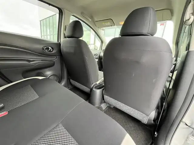 日産 ノート X 香川県 2017(平29)年 4万km ブリリアントシルバー Stradaナビ　/バックカメラ　/ドライブレコーダー　/電格ミラー　/ヘッドライトレベライザー　/衝突被害軽減システム　/車線逸脱防止装置　/横滑り防止装置　/アイドリングストップ　/ISOFIX　/ETC　/スペアキー/TOYO NANOENERGY 3Plusu