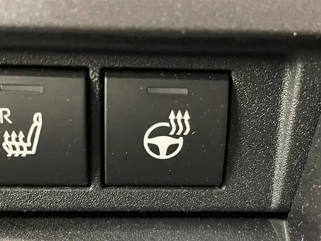 トヨタ ＧＲヤリス RZ 群馬県 2025(令7)年 0.3万km プラチナホワイトパールマイカ 純正ディスプレイオーディオ（コネクティッドナビ対応）Plus/・８インチHDディスプレイ/・ＵＳＢ入力（動画・音楽　再生/給電）　Type-C/・フルセグTV/・Bluetooth(ハンズフリー/オーディオ）/・スマートフォン連携/（Apple Car Play / Android Auto / Miracast)/JBLプレミアムサウンドシステム（８スピーカー）/アクティブサウンドコントロール/クリアランスソナー/バックソナー/リヤクロストラフィックアラート/タイヤ空気圧警報システム/コンフォートパッケージ/・シートヒーター/ステアリングヒーター/・フロントパーソナルランプ(LED)/ドアイルミネーション(LED)/＝＝＝＝＝＝＝＝＝/純正８型ＤＡ　ＪＢＬサウンドシステム　シートヒーター　ステアリングヒーター　バックカメラ　ＲＣＴＡ　衝突軽減　追従クルーズコントロール　ＢＳＭ　ビルトインＥＴＣ２．０　フルセグＴＶ　パドルシフト　禁煙