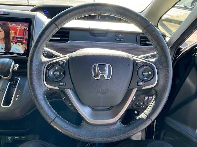 ホンダ フリード クロスター ホンダセンシング 神奈川県 2022(令4)年 4万km クリスタルブラックパール ワンオーナー/純正メモリナビ/フルセグテレビ/バックカメラ/ウィンカーミラー/クルーズコントロール/スマートキー/プッシュスタート/両側パワースライドドア/ETC/純正フロアマット