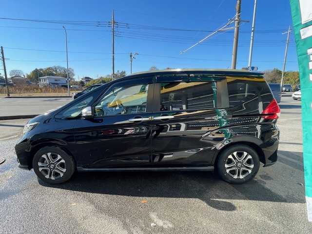 ホンダ フリード クロスター ホンダセンシング 神奈川県 2022(令4)年 4万km クリスタルブラックパール ワンオーナー/純正メモリナビ/フルセグテレビ/バックカメラ/ウィンカーミラー/クルーズコントロール/スマートキー/プッシュスタート/両側パワースライドドア/ETC/純正フロアマット