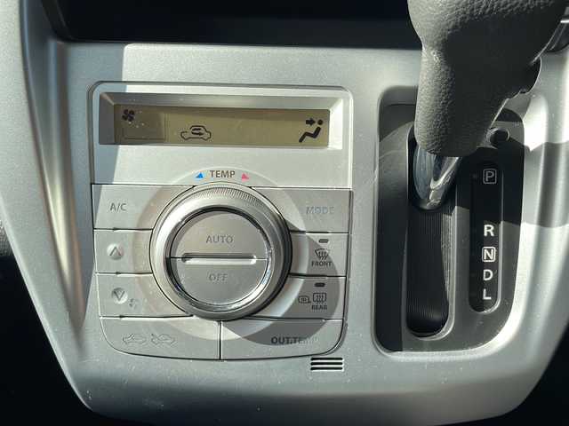 スズキ ハスラー X 新潟県 2014(平26)年 6.8万km フェニックスレッドパール/ブルーイッシュブラックパール ＊バックカメラ/＊純正ナビ/＊Bluetoothオーディオ/＊純正アルミホイール/＊キセノンライト/＊オートライト/＊盗難防止装置/＊横滑り防止装置/＊パワーウインドウ/＊パワーステアリング/＊運転席シートヒーター/＊ドアバイザー/＊純正フロアマット