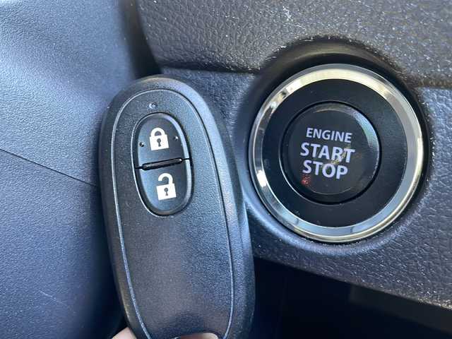 スズキ ハスラー X 新潟県 2014(平26)年 6.8万km フェニックスレッドパール/ブルーイッシュブラックパール ＊バックカメラ/＊純正ナビ/＊Bluetoothオーディオ/＊純正アルミホイール/＊キセノンライト/＊オートライト/＊盗難防止装置/＊横滑り防止装置/＊パワーウインドウ/＊パワーステアリング/＊運転席シートヒーター/＊ドアバイザー/＊純正フロアマット