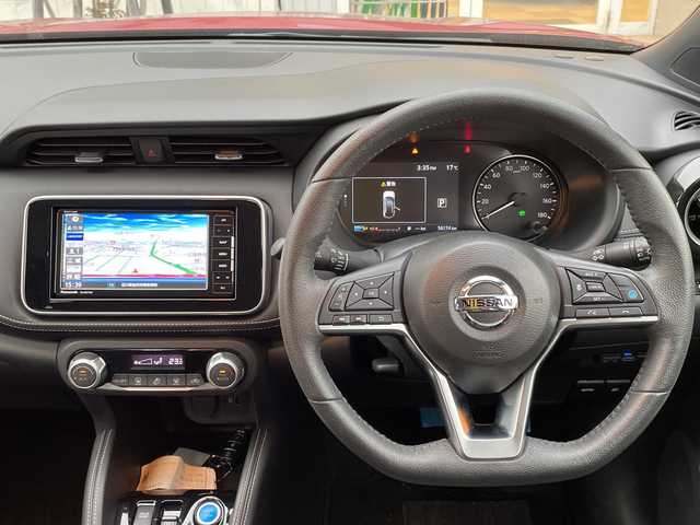 日産 キックス X 石川県 2020(令2)年 5.7万km ラディアントレッド 社外メモリーナビ/フルセグTV/アラウンドビューモニター/LEDヘッドライト/ETC/プロパイロット/エマージェンシーブレーキ/インテリキー/プッシュスタート/電動ミラー/ハーフレザーシート/デジタルミラー/オートライト