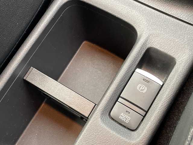 日産 キックス X 石川県 2020(令2)年 5.7万km ラディアントレッド 社外メモリーナビ/フルセグTV/アラウンドビューモニター/LEDヘッドライト/ETC/プロパイロット/エマージェンシーブレーキ/インテリキー/プッシュスタート/電動ミラー/ハーフレザーシート/デジタルミラー/オートライト