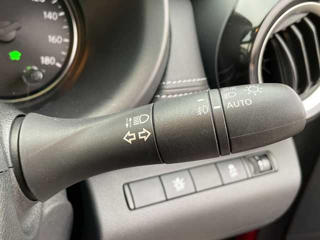 日産 キックス X 石川県 2020(令2)年 5.7万km ラディアントレッド 社外メモリーナビ/フルセグTV/アラウンドビューモニター/LEDヘッドライト/ETC/プロパイロット/エマージェンシーブレーキ/インテリキー/プッシュスタート/電動ミラー/ハーフレザーシート/デジタルミラー/オートライト