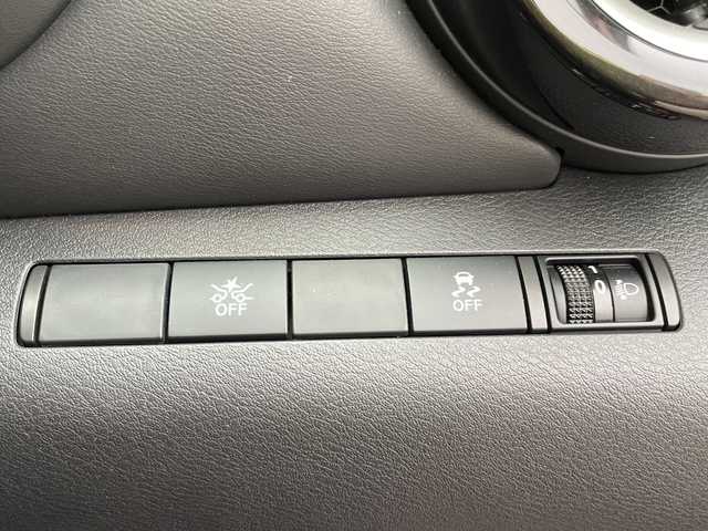 日産 キックス X 石川県 2020(令2)年 5.7万km ラディアントレッド 社外メモリーナビ/フルセグTV/アラウンドビューモニター/LEDヘッドライト/ETC/プロパイロット/エマージェンシーブレーキ/インテリキー/プッシュスタート/電動ミラー/ハーフレザーシート/デジタルミラー/オートライト