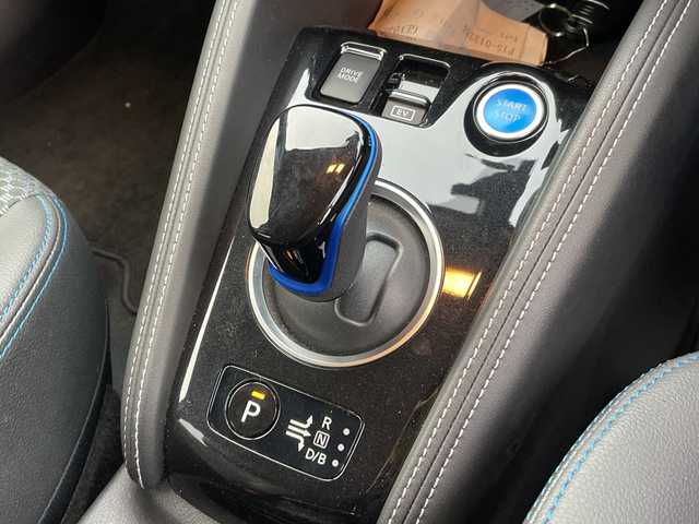 日産 キックス X 石川県 2020(令2)年 5.7万km ラディアントレッド 社外メモリーナビ/フルセグTV/アラウンドビューモニター/LEDヘッドライト/ETC/プロパイロット/エマージェンシーブレーキ/インテリキー/プッシュスタート/電動ミラー/ハーフレザーシート/デジタルミラー/オートライト