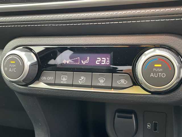 日産 キックス X 石川県 2020(令2)年 5.7万km ラディアントレッド 社外メモリーナビ/フルセグTV/アラウンドビューモニター/LEDヘッドライト/ETC/プロパイロット/エマージェンシーブレーキ/インテリキー/プッシュスタート/電動ミラー/ハーフレザーシート/デジタルミラー/オートライト