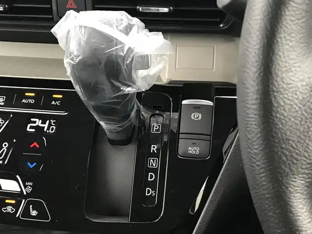 三菱 デリカミニ T プレミアム 富山県 2023(令5)年 0.1千km Ｄグリーン 届出済未使用車/リフトアップサスペンション/純正OPサイドデカール/純正OPオールウェザーマット/純正OPエクシードバイザー/デジタルインナーミラー/全周囲カメラ/マイパイロット/衝突被害軽減ブレーキ/コーナーセンサー/レーンキープアシスト/シートヒーター/ステアリングヒーター/両側パワースライドドア/プッシュスタート/スマートキー/LEDヘッドライト/オートライト