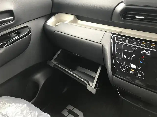 三菱 デリカミニ T プレミアム 富山県 2023(令5)年 0.1千km Ｄグリーン 届出済未使用車/リフトアップサスペンション/純正OPサイドデカール/純正OPオールウェザーマット/純正OPエクシードバイザー/デジタルインナーミラー/全周囲カメラ/マイパイロット/衝突被害軽減ブレーキ/コーナーセンサー/レーンキープアシスト/シートヒーター/ステアリングヒーター/両側パワースライドドア/プッシュスタート/スマートキー/LEDヘッドライト/オートライト