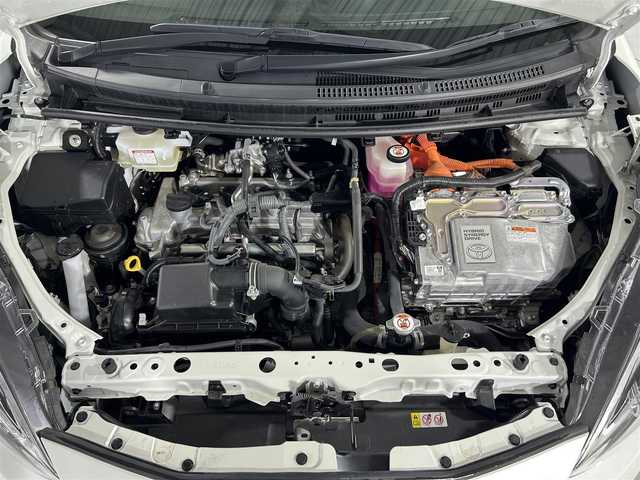 トヨタ アクア S スタイルブラック 佐賀県 2019(平31)年 0.4万km ホワイトパールクリスタルシャイン ワンオーナー/純正ＳＤナビ＆フルセグＴＶ/（ＤＶＤ/ＣＤ/Ｂｌｕｅｔｏｏｔｈ）/バックカメラ/フロントカメラ/ビルトインＥＴＣ/純正ドライブレコーダー/Ｔｏｙｏｔａ　Ｓａｆｅｔｙ　Ｓｅｎｓｅ/プリクラッシュセーフティー/レーンディパーチャーアラート/オートマチックハイビーム/先行車発進告知機能/クリアランスソナー/ステアリングリモコン/オートライト/ＬＥＤヘッドライト/ＬＥＤフォグランプ/スマートキー/プッシュスタート/Ｗエアバッグ/横滑り防止機能/ＡＢＳ/ドアバイザー/フロアマット/新車保証書/取扱説明書（車両／ナビ）/スマートスペアキー有