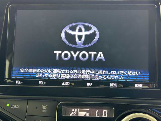 トヨタ アクア S スタイルブラック 佐賀県 2019(平31)年 0.4万km ホワイトパールクリスタルシャイン ワンオーナー/純正ＳＤナビ＆フルセグＴＶ/（ＤＶＤ/ＣＤ/Ｂｌｕｅｔｏｏｔｈ）/バックカメラ/フロントカメラ/ビルトインＥＴＣ/純正ドライブレコーダー/Ｔｏｙｏｔａ　Ｓａｆｅｔｙ　Ｓｅｎｓｅ/プリクラッシュセーフティー/レーンディパーチャーアラート/オートマチックハイビーム/先行車発進告知機能/クリアランスソナー/ステアリングリモコン/オートライト/ＬＥＤヘッドライト/ＬＥＤフォグランプ/スマートキー/プッシュスタート/Ｗエアバッグ/横滑り防止機能/ＡＢＳ/ドアバイザー/フロアマット/新車保証書/取扱説明書（車両／ナビ）/スマートスペアキー有