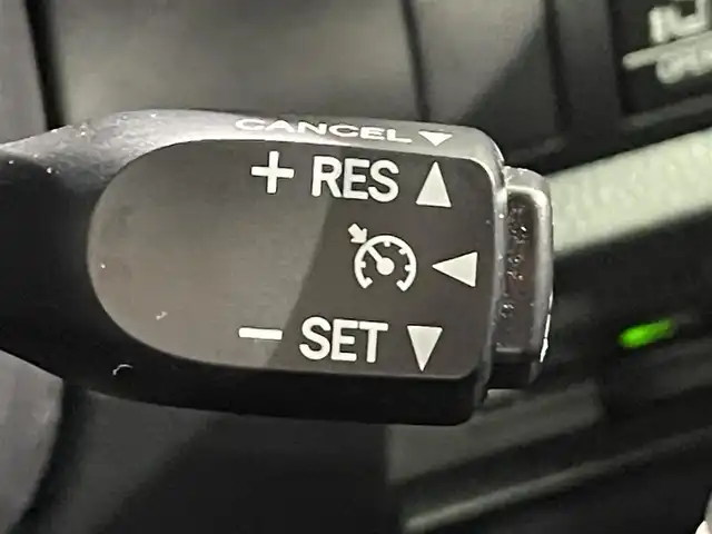 トヨタ ヴォクシー ZS GRスポーツ 愛知県 2017(平29)年 7.9万km ブラッキッシュアゲハガラスフレーク 純正10incナビ/CD/DVD/BT/フルセグTV/バックカメラ/純正フリップダウンモニター/ダブルオートエアコン/トヨタセーフティーセンス/衝突軽減ブレーキ/レーンキープアシスト/先行車発進お知らせ機能/オートハイビーム/クルーズコントロール/純正ETC2.0/両側パワースライドドア/スマートキー/プッシュスタート/LEDヘッドライト/オートライト