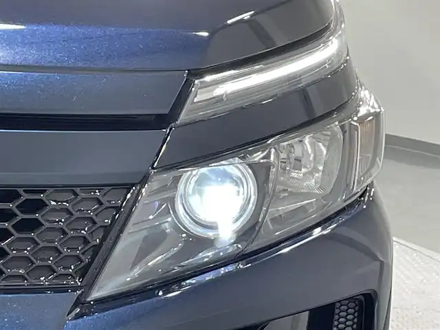 トヨタ ヴォクシー ZS GRスポーツ 愛知県 2017(平29)年 7.9万km ブラッキッシュアゲハガラスフレーク 純正10incナビ/CD/DVD/BT/フルセグTV/バックカメラ/純正フリップダウンモニター/ダブルオートエアコン/トヨタセーフティーセンス/衝突軽減ブレーキ/レーンキープアシスト/先行車発進お知らせ機能/オートハイビーム/クルーズコントロール/純正ETC2.0/両側パワースライドドア/スマートキー/プッシュスタート/LEDヘッドライト/オートライト