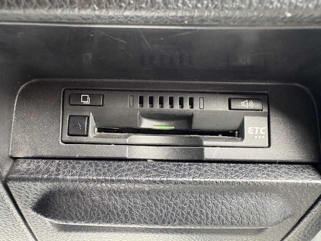 トヨタ ノア ハイブリッド Si ダブルバイビーⅡ 大阪府 2020(令2)年 4.4万km ホワイトパールクリスタルシャイン 後席モニター/純正10型ナビ/バックカメラ/フルセグ/トヨタセーフティセンス/両側パワースライドドア/シートヒーター/LEDヘッドライト/ビルトインETC/ワンオーナー/純正アルミホイール/スマートキー×2