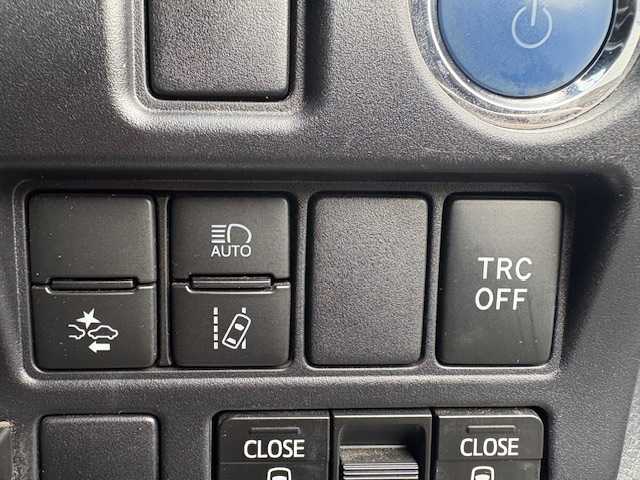 トヨタ ノア ハイブリッド Si ダブルバイビーⅡ 大阪府 2020(令2)年 4.4万km ホワイトパールクリスタルシャイン 後席モニター/純正10型ナビ/バックカメラ/フルセグ/トヨタセーフティセンス/両側パワースライドドア/シートヒーター/LEDヘッドライト/ビルトインETC/ワンオーナー/純正アルミホイール/スマートキー×2