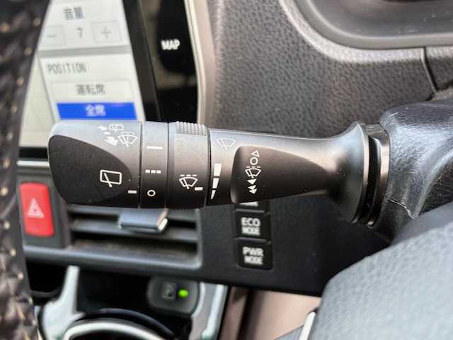 トヨタ ノア ハイブリッド Si ダブルバイビーⅡ 大阪府 2020(令2)年 4.4万km ホワイトパールクリスタルシャイン 後席モニター/純正10型ナビ/バックカメラ/フルセグ/トヨタセーフティセンス/両側パワースライドドア/シートヒーター/LEDヘッドライト/ビルトインETC/ワンオーナー/純正アルミホイール/スマートキー×2