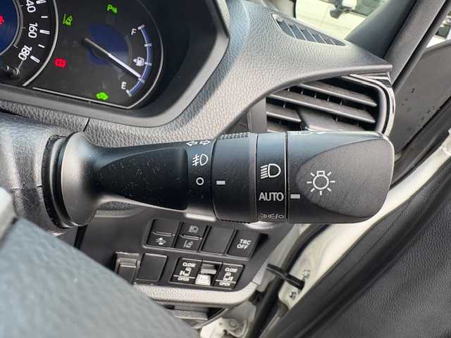 トヨタ ノア ハイブリッド Si ダブルバイビーⅡ 大阪府 2020(令2)年 4.4万km ホワイトパールクリスタルシャイン 後席モニター/純正10型ナビ/バックカメラ/フルセグ/トヨタセーフティセンス/両側パワースライドドア/シートヒーター/LEDヘッドライト/ビルトインETC/ワンオーナー/純正アルミホイール/スマートキー×2