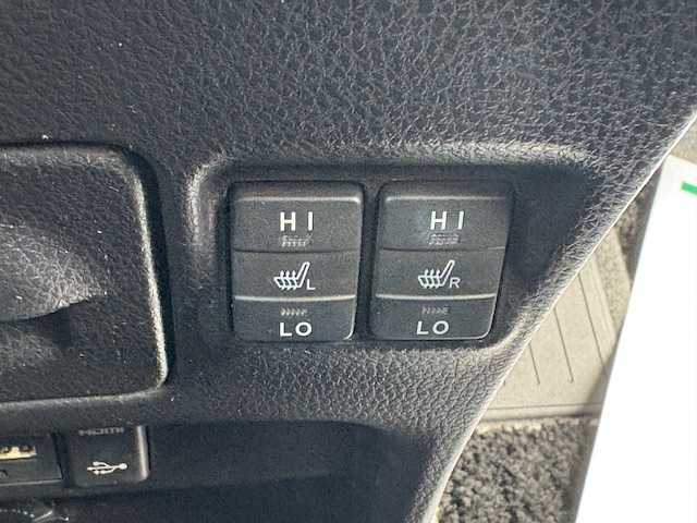 トヨタ ノア ハイブリッド Si ダブルバイビーⅡ 大阪府 2020(令2)年 4.4万km ホワイトパールクリスタルシャイン 後席モニター/純正10型ナビ/バックカメラ/フルセグ/トヨタセーフティセンス/両側パワースライドドア/シートヒーター/LEDヘッドライト/ビルトインETC/ワンオーナー/純正アルミホイール/スマートキー×2