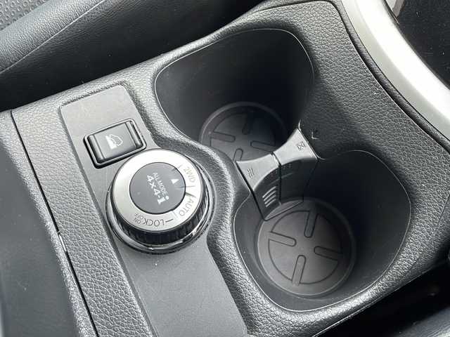 日産 エクストレイル ハイブリッド 20Xi 道東・釧路十勝 2018(平30)年 8.7万km ブリリアントホワイトパール 4WD/純正SDナビ/・フルセグ/CD/DVD/BT/MSV/ラジオ/アラウンドビューカメラ/デジタルインナーミラー/プロパイロット/ドライブレコーダー/電子パーキング/オートホールド機能/パワーバックドア/ヒルディセントコントロール/ステアリングスイッチ/ETC/フロアマット/ドアバイザー