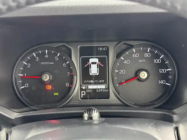 ダイハツ タフト G ダーククロムベンチャー 熊本県 2024(令6)年 0.7万km フォレストカーキメタリック ディーラーOPナビ（CD/DVD/BT/フルセグ）/バックカメラ/ETC/前方ドライブレコーダー/スマートアシスト/ ・衝突回避支援ブレーキ/ ・車線逸脱抑制支援/ ・先行車発進お知らせ/ ・標識認識/前席シートヒーター/電動パーキングブレーキ/ブレーキホールド/純正フロアマット/オートライト/LEDヘッドライト/スペアキー×1