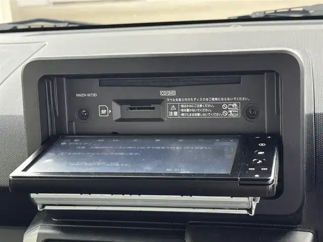 ダイハツ タフト G ダーククロムベンチャー 熊本県 2024(令6)年 0.7万km フォレストカーキメタリック ディーラーOPナビ（CD/DVD/BT/フルセグ）/バックカメラ/ETC/前方ドライブレコーダー/スマートアシスト/ ・衝突回避支援ブレーキ/ ・車線逸脱抑制支援/ ・先行車発進お知らせ/ ・標識認識/前席シートヒーター/電動パーキングブレーキ/ブレーキホールド/純正フロアマット/オートライト/LEDヘッドライト/スペアキー×1