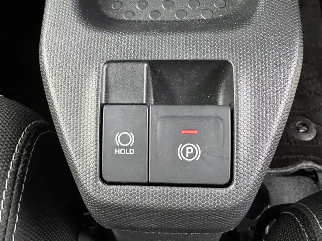 ダイハツ タフト G ダーククロムベンチャー 熊本県 2024(令6)年 0.7万km フォレストカーキメタリック ディーラーOPナビ（CD/DVD/BT/フルセグ）/バックカメラ/ETC/前方ドライブレコーダー/スマートアシスト/ ・衝突回避支援ブレーキ/ ・車線逸脱抑制支援/ ・先行車発進お知らせ/ ・標識認識/前席シートヒーター/電動パーキングブレーキ/ブレーキホールド/純正フロアマット/オートライト/LEDヘッドライト/スペアキー×1