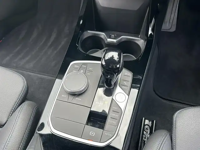 ＢＭＷ １１８ｉ Mスポーツ 福岡県 2021(令3)年 1.3万km アルピンホワイトⅢ 純正ナビ /Bカメラ /AppleCarPlay /車線逸脱警告 /ステアリングサポート /ACC /BSM/前後PDC /パーキングアシスト/ハーフレザー /パワーシート /パワートランク /コンフォートアクセス /LED /オートハイビーム/前後ドラレコ