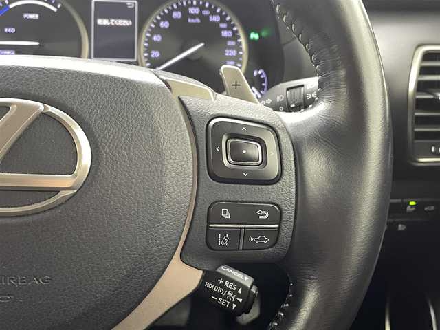レクサス ＮＸ 300h Iパッケージ 熊本県 2018(平30)年 5.8万km グラファイトブラックガラスフレーク 純正ナビ（ＣＤ・ＤＶＤ・フルセグ・ＢＴ・ＳＤ・ＡＵＸ・ＵＳＢ）/バックカメラ　/ビルトインＥＴＣ　/社外前後ドライブレコーダー　/前後クリアランスソナー　/前席シートヒーター　/パワーバックドア　/ステアリングヒーター/前席パワーシート/レーンデェパーチャアラート/プリクラッシュセーフティ/レーダークルーズコントロール/ブラインドスポットモニター/横滑り防止/F・Rシーケンシャルウインカー/パドルシフト/純正フロアマット/純正１８インチAW/オートライト/オートマチックハイビーム/LEDヘッドライト/フォグライト/スマートキー/プッシュスタート/保証書/取扱説明書