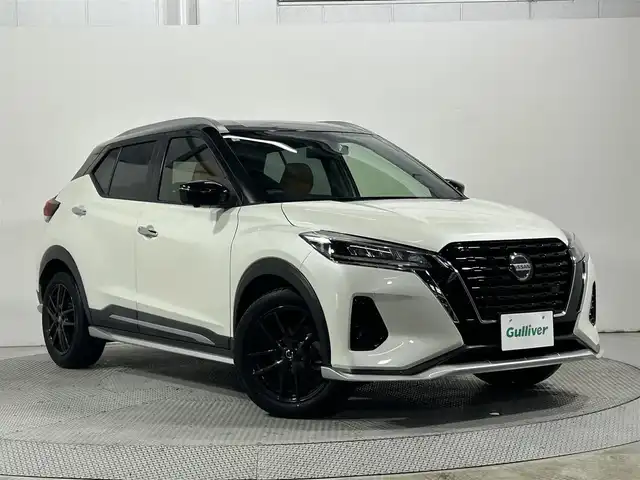 日産 キックス X ツートーンインテリアED 大阪府 2021(令3)年 3万km ブリリアントホワイトパール/ピュアブラック 2トーン 純正大型ナビ/衝突軽減/全方位カメラ/バックカメラ/ETC/シートヒーター/ドライブレコーダー/レーダクルコン/コーナーセンサー/革シート/レーンアシスト/LEDヘッドライト/プッシュスタート/スマートキー/オートライト/オートエアコン/電動ミラー/ハンドルヒーター/フォグランプ/純正アルミホイール