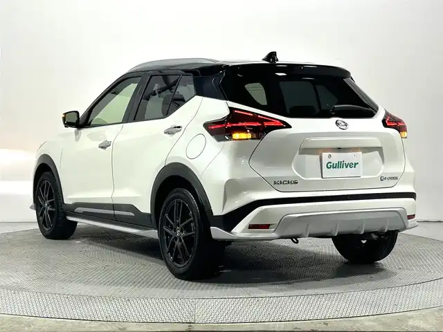 日産 キックス X ツートーンインテリアED 大阪府 2021(令3)年 3万km ブリリアントホワイトパール/ピュアブラック 2トーン シルバースタイルＰＫＧ　純正ＯＰ１７ｉｎｃＡＷ　プロパイロット　Ｆ／Ｓ／Ｒプロテクター　純正９ｉｎｃナビＴＶ　３６０カメラ　レーダクルコン　コーナーセンサー　レーンアシスト　ＬＥＤライト