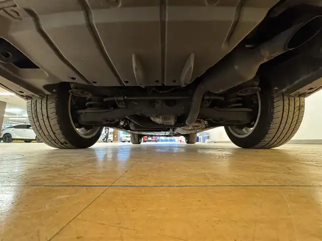 レクサス ＲＸ 450h バージョンL 群馬県 2016(平28)年 7.1万km ソニッククォーツ 安全装備/・衝突軽減ブレーキ/・クルーズコントロール/・クリアランスソナー/・レーンキープアシスト/・ブラインドスポット/・オートライト/・オートハイビーム/・横滑り防止/・SOSコール/・パノラミックビューモニター/メーカー純正ナビ/・AM/FM/AUX/・Bluetooth/BR/・CD/DVD/USB/・フルセグTV/ヘッドアップディスプレイ/パワーバックドア/サンルーフ/全席パワーシート/前席エアシート/全席シートヒーター/前席シートメモリー/ハンドルヒーター/オートホールド/電動パーキング/LEDヘッドライト/LEDフォグランプ/ETC2.0/純正ドライブレコーダー/純正フロアマット/純正ドアバイザー/プッシュスタート/スマートキー