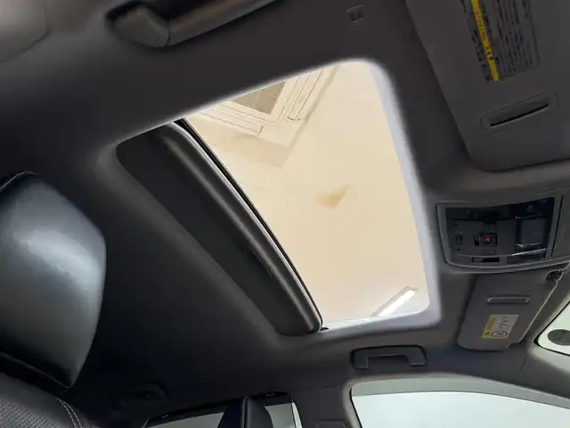 レクサス ＲＸ 450h バージョンL 群馬県 2016(平28)年 7.1万km ソニッククォーツ 安全装備/・衝突軽減ブレーキ/・クルーズコントロール/・クリアランスソナー/・レーンキープアシスト/・ブラインドスポット/・オートライト/・オートハイビーム/・横滑り防止/・SOSコール/・パノラミックビューモニター/メーカー純正ナビ/・AM/FM/AUX/・Bluetooth/BR/・CD/DVD/USB/・フルセグTV/ヘッドアップディスプレイ/パワーバックドア/サンルーフ/全席パワーシート/前席エアシート/全席シートヒーター/前席シートメモリー/ハンドルヒーター/オートホールド/電動パーキング/LEDヘッドライト/LEDフォグランプ/ETC2.0/純正ドライブレコーダー/純正フロアマット/純正ドアバイザー/プッシュスタート/スマートキー