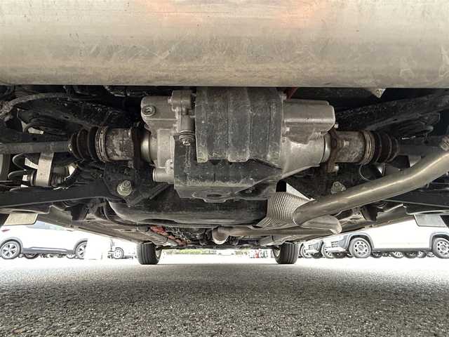 トヨタ ヤリス ハイブリッド G 栃木県 2023(令5)年 2.4万km アバンギャルドブロンズメタリック トヨタセーフティセンス/純正ディースプレイオーディオ/Bluetooth/USB/パノラミックビューモニター/ビルトインETC/前ドライブレコーダー/レーダークルーズコントロール/プッシュスタート/ステアリングリモコン/LEDオートライト/LEDフォグランプ/純正15インチAW/社外スタッドレスAW積込/アイドリングストップ/横滑り防止装置/保証書/取説/電動格納ミラー/ドアバイザー