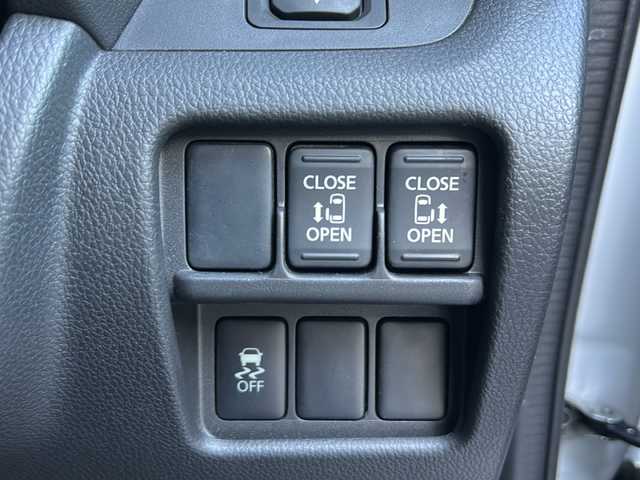 三菱 ｅＫスペース カスタムT 秋田県 2014(平26)年 7.7万km シルキーホワイト 純正メモリナビ/純正CD、DVD、BT、TV/純正15インチAW/純正フロアマット/両側パワースライドドア/バックカメラ/ドライブレコーダー/スペアキー/取説、保証書/４WD