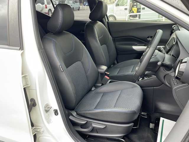 日産 キックス X 山形県 2021(令3)年 7.3万km ブリリアントホワイトパール ３６０°セーフティアシスト/・インテリジェントエマージェンシーブレーキ/・ふらつき警報/・前方衝突予測警報/・標識検知機能/・側方運転支援/・後側方衝突防止支援システム/・アラウンドビューモニター/・踏み間違い衝突防止アシスト/・後退時車両検知警報/・インテリジェント ルームミラー/・エマージェンシーストップシグナル/プロパイロット/純正ナビ/CD.DVD.BT.SD.USB/ETC/電動パーキングブレーキ/オートホールド/ドライブレコーダー/LEDヘッドライト/ヘッドライトレベライザー/プッシュスタート/スマートキーｘ２