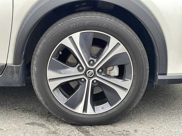 日産 キックス X 山形県 2021(令3)年 7.3万km ブリリアントホワイトパール ３６０°セーフティアシスト/・インテリジェントエマージェンシーブレーキ/・ふらつき警報/・前方衝突予測警報/・標識検知機能/・側方運転支援/・後側方衝突防止支援システム/・アラウンドビューモニター/・踏み間違い衝突防止アシスト/・後退時車両検知警報/・インテリジェント ルームミラー/・エマージェンシーストップシグナル/プロパイロット/純正ナビ/CD.DVD.BT.SD.USB/ETC/電動パーキングブレーキ/オートホールド/ドライブレコーダー/LEDヘッドライト/ヘッドライトレベライザー/プッシュスタート/スマートキーｘ２