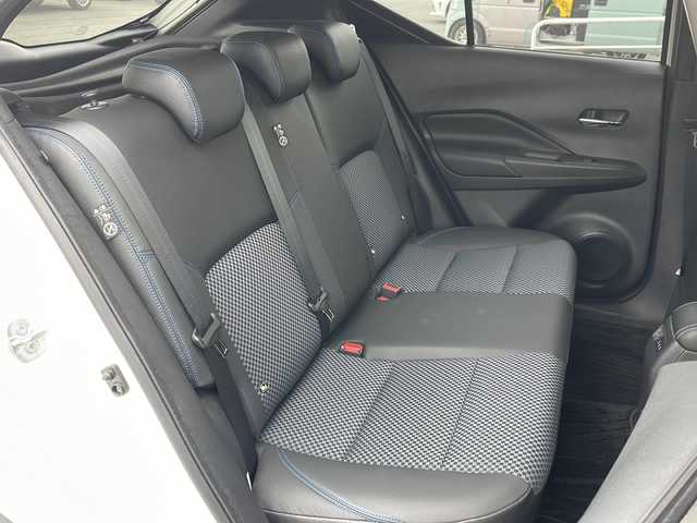 日産 キックス X 山形県 2021(令3)年 7.3万km ブリリアントホワイトパール ３６０°セーフティアシスト/・インテリジェントエマージェンシーブレーキ/・ふらつき警報/・前方衝突予測警報/・標識検知機能/・側方運転支援/・後側方衝突防止支援システム/・アラウンドビューモニター/・踏み間違い衝突防止アシスト/・後退時車両検知警報/・インテリジェント ルームミラー/・エマージェンシーストップシグナル/プロパイロット/純正ナビ/CD.DVD.BT.SD.USB/ETC/電動パーキングブレーキ/オートホールド/ドライブレコーダー/LEDヘッドライト/ヘッドライトレベライザー/プッシュスタート/スマートキーｘ２