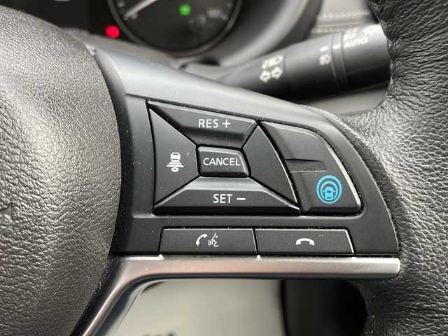 日産 キックス X 山形県 2021(令3)年 7.3万km ブリリアントホワイトパール ３６０°セーフティアシスト/・インテリジェントエマージェンシーブレーキ/・ふらつき警報/・前方衝突予測警報/・標識検知機能/・側方運転支援/・後側方衝突防止支援システム/・アラウンドビューモニター/・踏み間違い衝突防止アシスト/・後退時車両検知警報/・インテリジェント ルームミラー/・エマージェンシーストップシグナル/プロパイロット/純正ナビ/CD.DVD.BT.SD.USB/ETC/電動パーキングブレーキ/オートホールド/ドライブレコーダー/LEDヘッドライト/ヘッドライトレベライザー/プッシュスタート/スマートキーｘ２