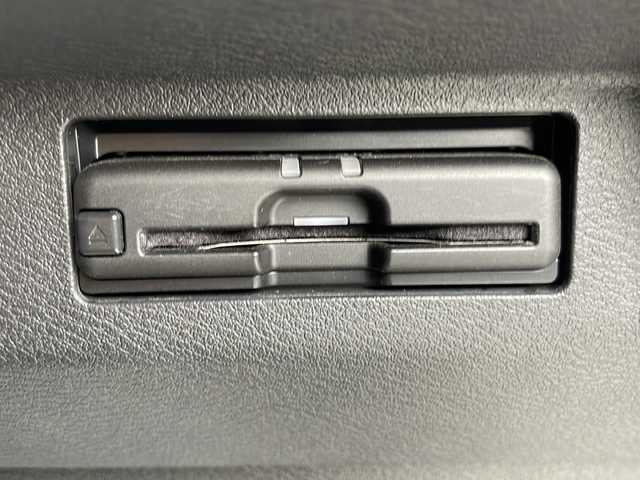 日産 キックス X 山形県 2021(令3)年 7.3万km ブリリアントホワイトパール ３６０°セーフティアシスト/・インテリジェントエマージェンシーブレーキ/・ふらつき警報/・前方衝突予測警報/・標識検知機能/・側方運転支援/・後側方衝突防止支援システム/・アラウンドビューモニター/・踏み間違い衝突防止アシスト/・後退時車両検知警報/・インテリジェント ルームミラー/・エマージェンシーストップシグナル/プロパイロット/純正ナビ/CD.DVD.BT.SD.USB/ETC/電動パーキングブレーキ/オートホールド/ドライブレコーダー/LEDヘッドライト/ヘッドライトレベライザー/プッシュスタート/スマートキーｘ２