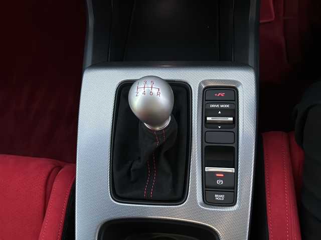 ホンダ シビック タイプR 愛知県 2024(令6)年 0.2万km チャンピオンシップホワイト 登録時走行距離1740km/ワンオーナー/純正9インチSDナビ/(Bluetooth/フルセグTV/USB)/バックカメラ/クリアランスソナー前後/ホンダセンシング/ブラインドスポット/衝突軽減ブレーキ/レーンキープアシスト/踏み間違い衝突軽減/路外逸脱抑制機能/アダプティブクルーズコントロール/先行車発信告知/標識認識機能/電子制御パーキングブレーキ/タイプR純正シート/bremboキャリパー×4/純正ビルドイン2.0ETC/+Rスイッチ/ドライブモードセレクト/ステアリングスイッチ/スマートキー/(スペアキー×1)/取説/保証書