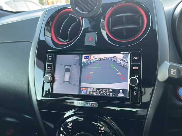 日産 ノート e－パワー ニスモ 大阪府 2018(平30)年 3.9万km ブリリアントホワイトパール 衝突軽減システム　純正ナビ　全方位カメラ　フルセグＴＶ　ＣＤ　ＤＶＤ　Ｂｌｕｅｔｏｏｔｈ　デジタルインナーミラー　純正ドライブレコーダー　ヒーター付きドアミラー　ＬＥＤヘッドライト　ＥＴＣ　オートライト　純正アルミホイール　純正フロアマット　プッシュスタート　スペアキー　スマートキー　取扱説明書　保証書　