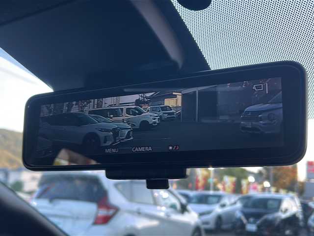 日産 ノート e－パワー ニスモ 大阪府 2018(平30)年 3.9万km ブリリアントホワイトパール 衝突軽減システム　純正ナビ　全方位カメラ　フルセグＴＶ　ＣＤ　ＤＶＤ　Ｂｌｕｅｔｏｏｔｈ　デジタルインナーミラー　純正ドライブレコーダー　ヒーター付きドアミラー　ＬＥＤヘッドライト　ＥＴＣ　オートライト　純正アルミホイール　純正フロアマット　プッシュスタート　スペアキー　スマートキー　取扱説明書　保証書　