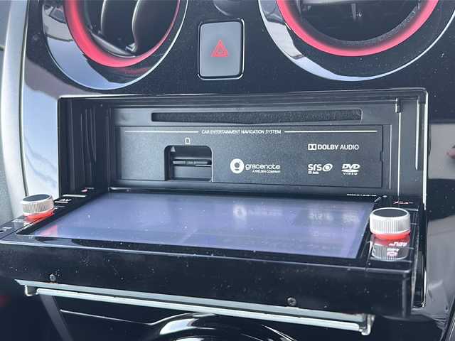 日産 ノート e－パワー ニスモ 大阪府 2018(平30)年 3.9万km ブリリアントホワイトパール 衝突軽減システム　純正ナビ　全方位カメラ　フルセグＴＶ　ＣＤ　ＤＶＤ　Ｂｌｕｅｔｏｏｔｈ　デジタルインナーミラー　純正ドライブレコーダー　ヒーター付きドアミラー　ＬＥＤヘッドライト　ＥＴＣ　オートライト　純正アルミホイール　純正フロアマット　プッシュスタート　スペアキー　スマートキー　取扱説明書　保証書　