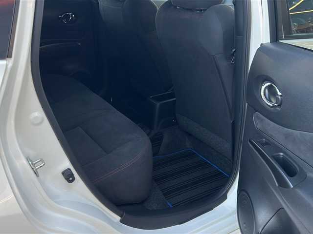 日産 ノート e－パワー ニスモ 大阪府 2018(平30)年 3.9万km ブリリアントホワイトパール 衝突軽減システム　純正ナビ　全方位カメラ　フルセグＴＶ　ＣＤ　ＤＶＤ　Ｂｌｕｅｔｏｏｔｈ　デジタルインナーミラー　純正ドライブレコーダー　ヒーター付きドアミラー　ＬＥＤヘッドライト　ＥＴＣ　オートライト　純正アルミホイール　純正フロアマット　プッシュスタート　スペアキー　スマートキー　取扱説明書　保証書　