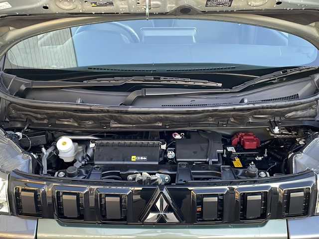 三菱 デリカミニ G 福島県 2024(令6)年 0.3万km Ｄグリーン ワンオナ　純９ナビ　バックＣ　ＢＴ　フルセグ　片側パワスラ　Ｅアシスト　ＬＥＤヘッドライト　フォグ　前席シートヒーター　ハーフレザー　自動防眩ミラー　黒革巻ステアリング　ステリモ　スペアキー　保証書/色コード【X42F29】